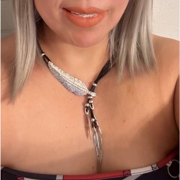 Bohemian Summer Western Feather Charm Medallion Cord Statement Necklace Choker - Picture 5 of 6